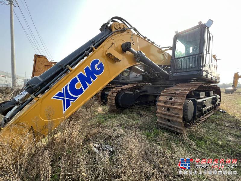 徐州市出售转让二手不详小时2017年徐工XE700D挖掘机