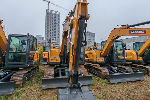 徐州市出售转让二手不详小时2022年徐工XE75GA挖掘机