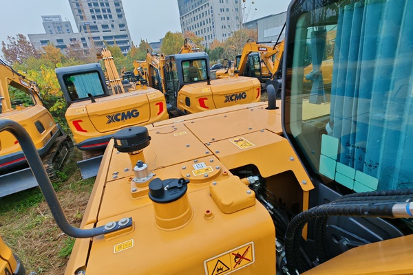 徐州市出售转让二手不详小时2022年徐工XE75GA挖掘机