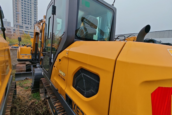 徐州市出售转让二手不详小时2022年徐工XE75GA挖掘机