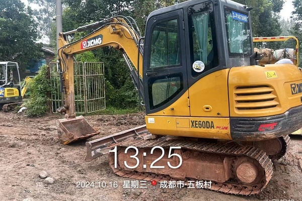 徐州市出售转让二手不详小时2021年徐工XE60DA挖掘机