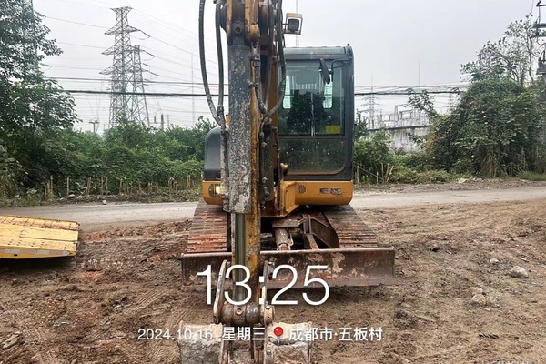 徐州市出售转让二手不详小时2021年徐工XE60DA挖掘机