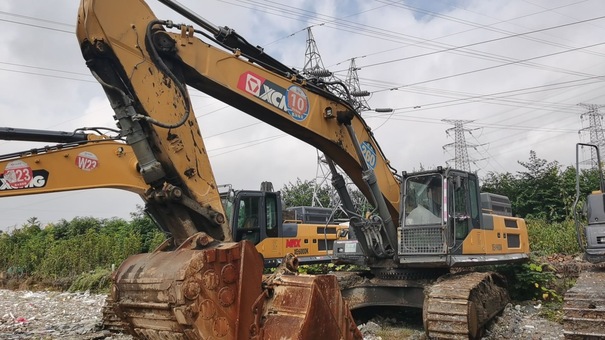 贵阳市出售转让二手不详小时2021年徐工XE550DK挖掘机