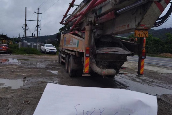 深圳市出售转让二手不详小时2020年徐工HB62V泵车