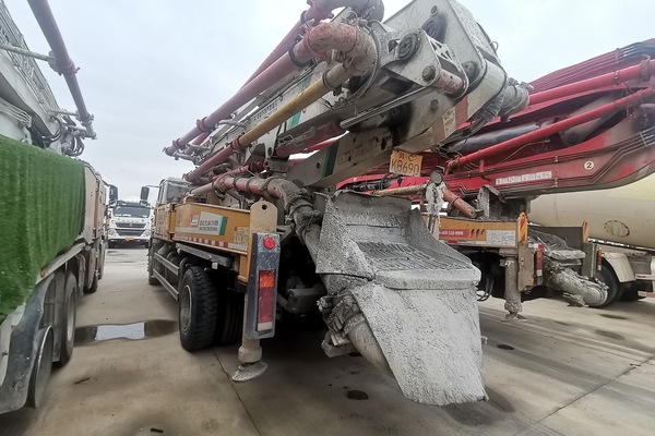 徐州市出售转让二手不详小时2020年徐工HB37V泵车