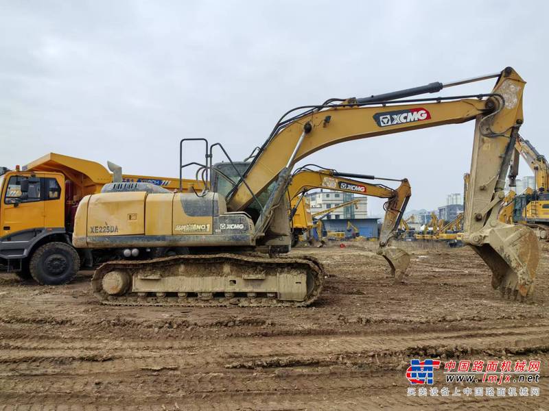 徐州市出售转让二手不详小时2020年徐工XE200DA挖掘机