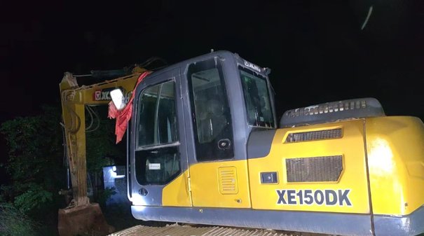 徐州市出售转让二手不详小时2021年徐工XE135D挖掘机