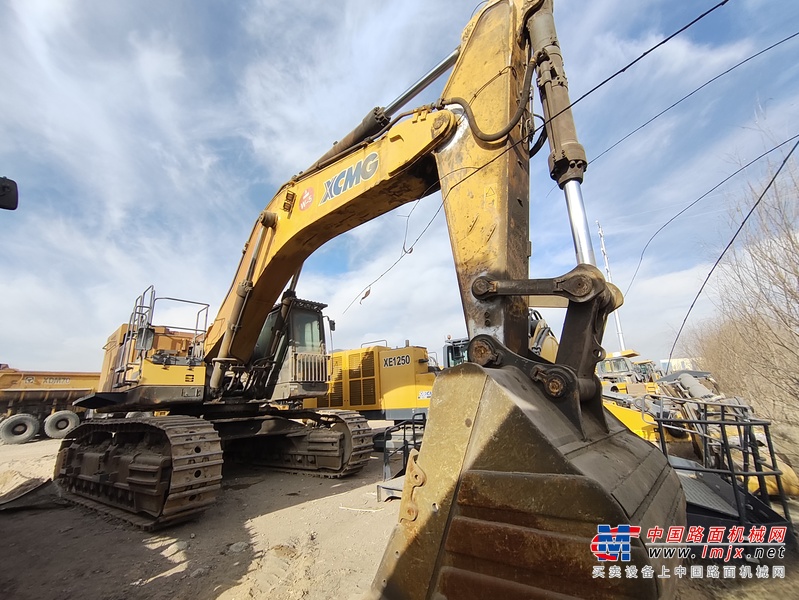 乌海市出售转让二手不详小时2021年徐工XE750D挖掘机