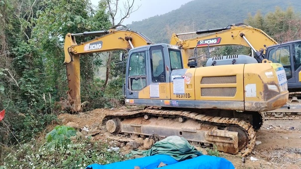徐州市出售转让二手不详小时2019年徐工XE305D挖掘机