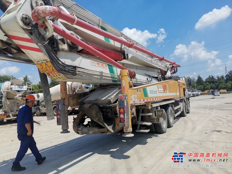 南京市出售转让二手不详小时2020年徐工HB62V泵车