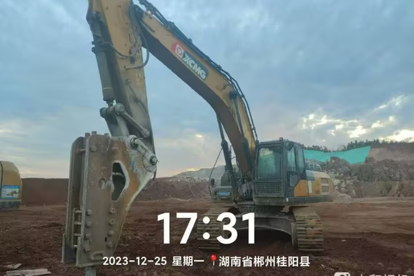 徐州市出售转让二手不详小时2021年徐工XE370D挖掘机