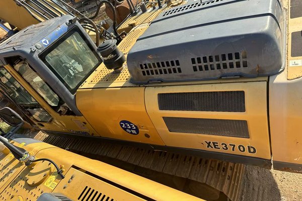 徐州市出售转让二手不详小时2018年徐工XE370D挖掘机
