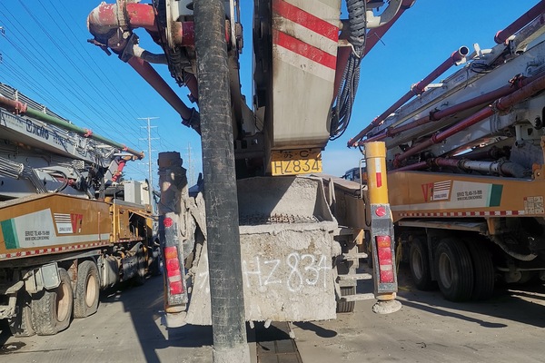 徐州市出售转让二手不详小时2020年徐工HB62V泵车
