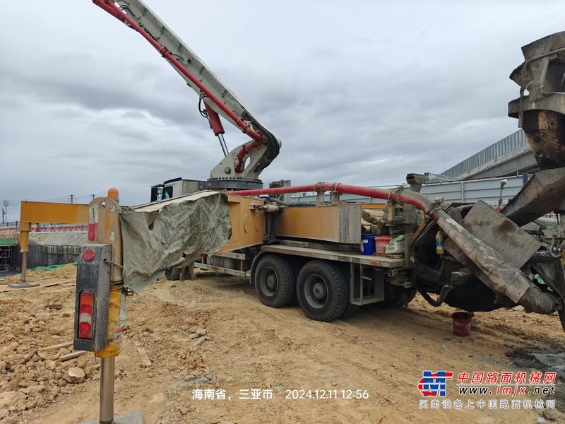 广州市出售转让二手不详小时2020年徐工HB52V泵车