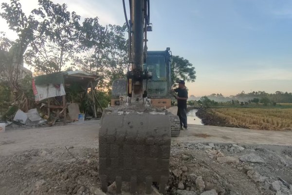 徐州市出售转让二手不详小时2021年徐工XE60DA挖掘机