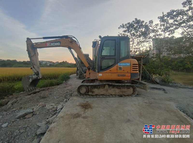 徐州市出售转让二手不详小时2021年徐工XE60DA挖掘机