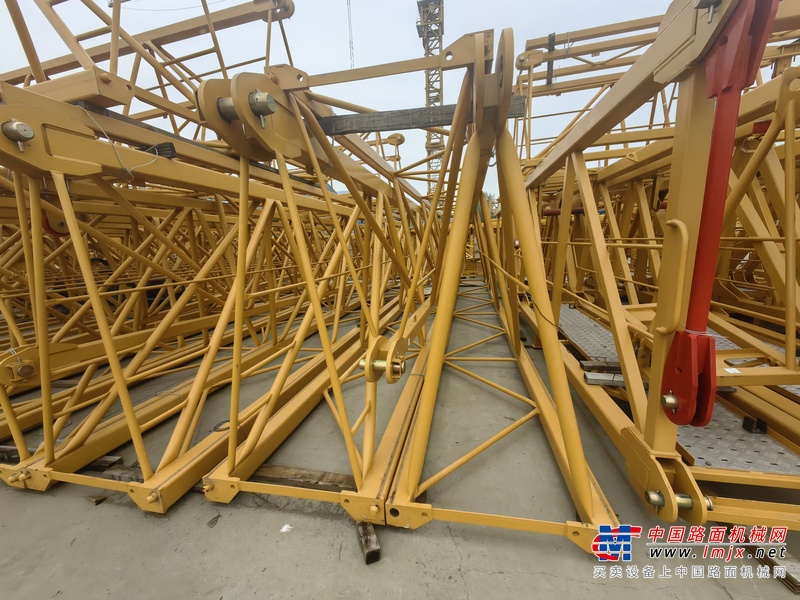 徐州市出售转让二手不详小时2024年徐工XGT7026-12S1塔式起重机