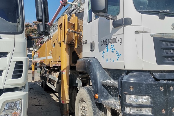 徐州市出售转让二手不详小时2020年徐工HB62V泵车