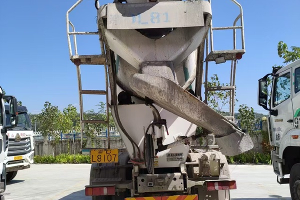 兰州市出售转让二手不详小时2022年徐工G4804B搅拌运输车