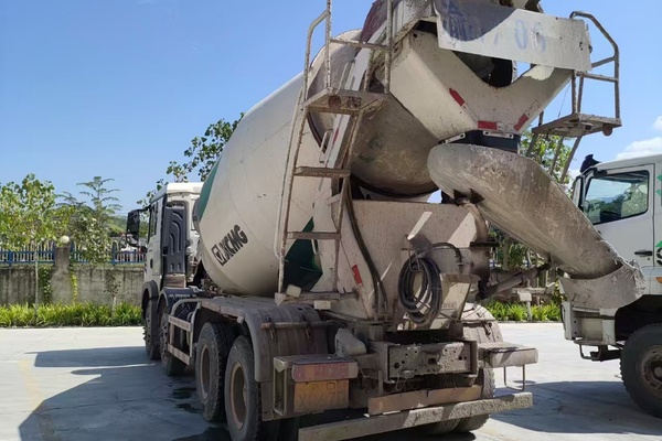 兰州市出售转让二手不详小时2021年徐工G4804B搅拌运输车