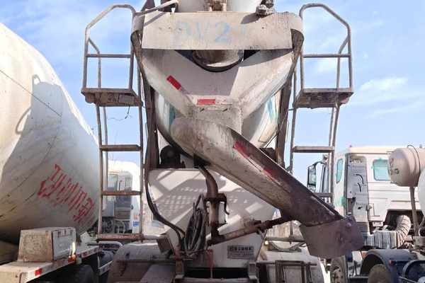 陇南市出售转让二手不详小时2021年徐工G4804B搅拌运输车