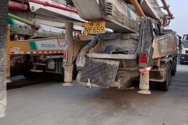 徐州市出售转让二手不详小时2020年徐工HB62V泵车