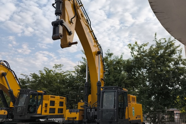 广州市出售转让二手不详小时2023年徐工XE700GK挖掘机