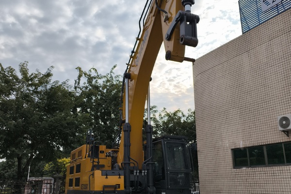 广州市出售转让二手不详小时2023年徐工XE700GK挖掘机