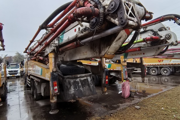 徐州市出售转让二手不详小时2018年徐工HB62K泵车