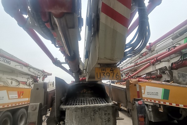 无锡市出售转让二手不详小时2021年徐工HB58V泵车