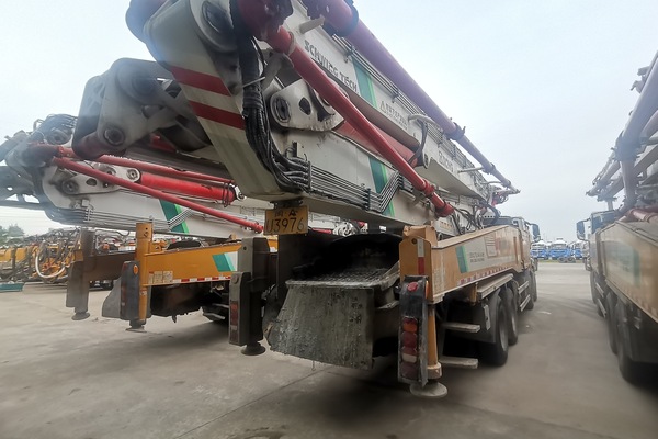 无锡市出售转让二手不详小时2021年徐工HB58V泵车