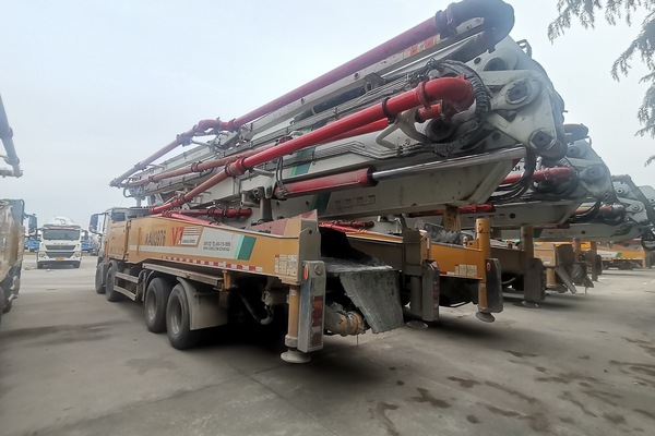 无锡市出售转让二手不详小时2021年徐工HB58V泵车