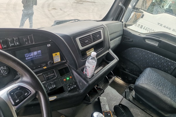 无锡市出售转让二手不详小时2021年徐工HB58V泵车