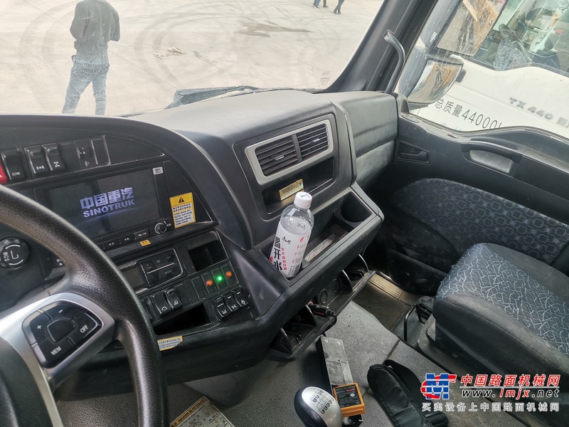 无锡市出售转让二手不详小时2021年徐工HB58V泵车