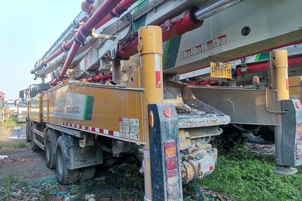珠海市出售转让二手不详小时2020年徐工HB58V泵车