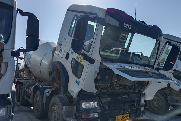 上海出售转让二手不详小时2021年徐工G4804B搅拌运输车