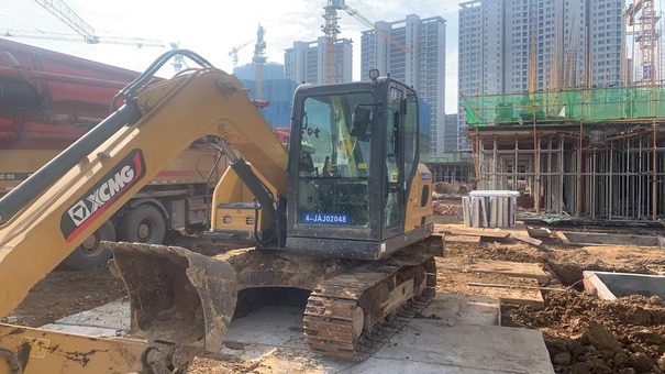 徐州市出售转让二手不详小时2023年徐工XE75G挖掘机