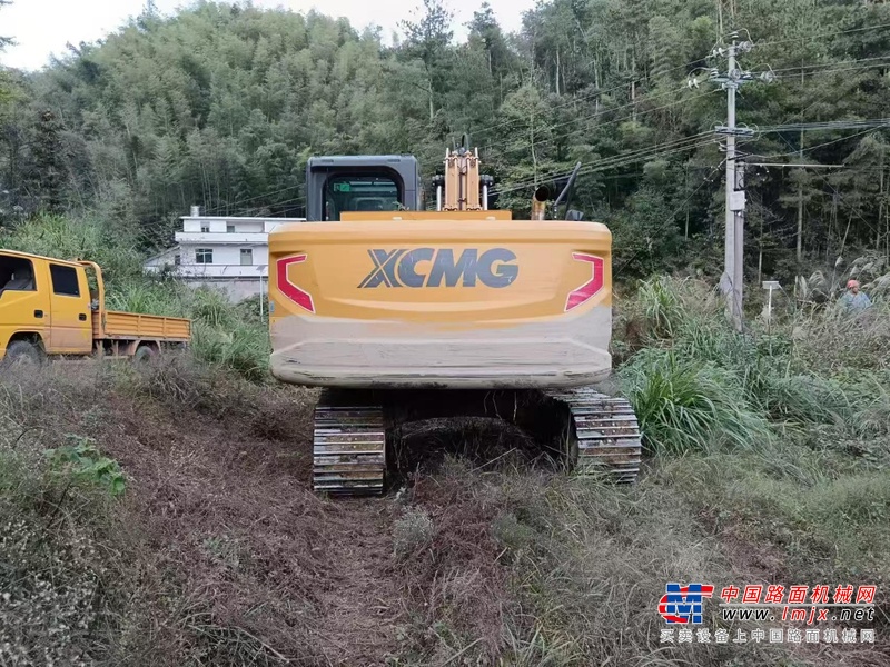 徐州市出售转让二手不详小时2022年徐工XE135GA挖掘机