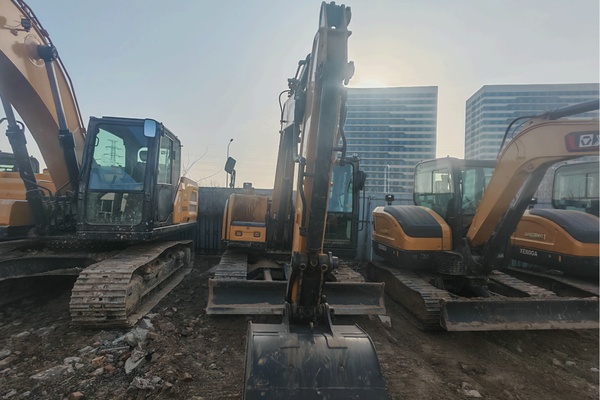徐州市出售转让二手不详小时2024年徐工XE75G挖掘机