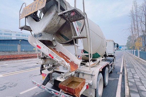 徐州市出售转让二手不详小时2022年徐工G4801B搅拌运输车