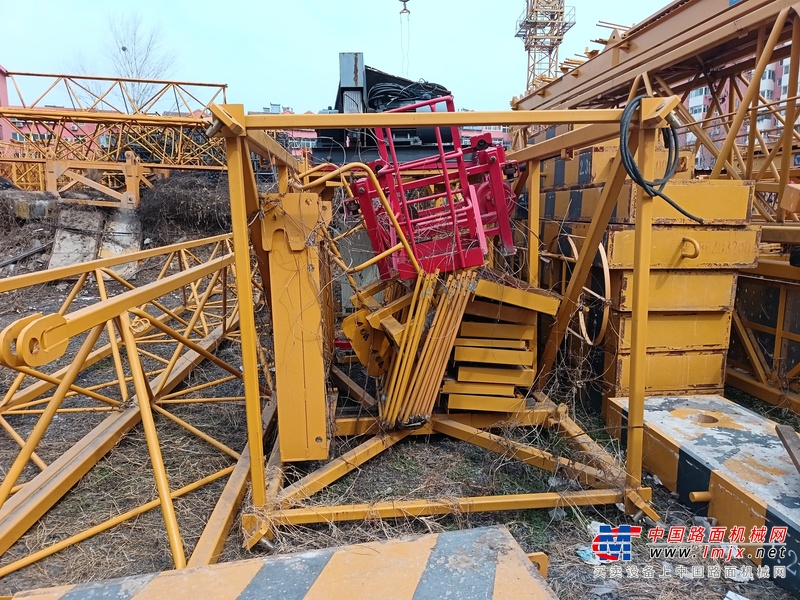 徐州市出售转让二手不详小时2020年徐工XGT6015A-8S塔式起重机