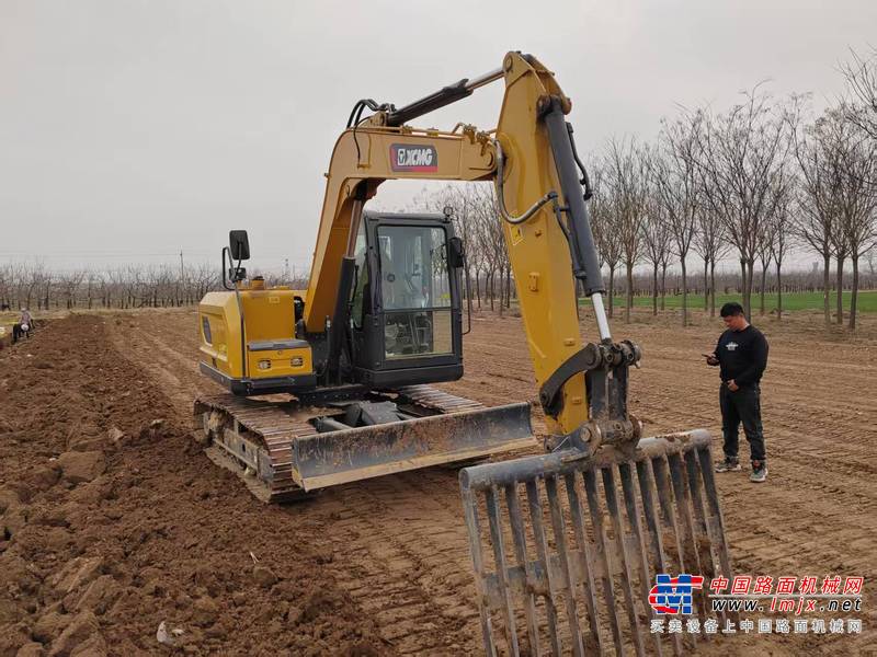 徐州市出售转让二手不详小时2024年徐工XE75GA挖掘机