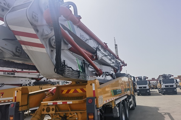 徐州市出售转让二手不详小时2021年徐工HB62V泵车
