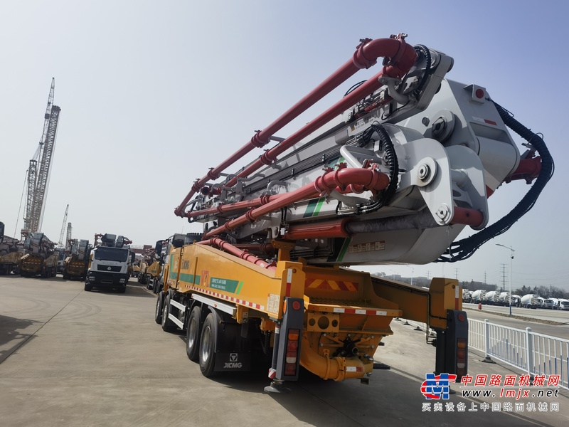 徐州市出售转让二手不详小时2022年徐工HB62V泵车