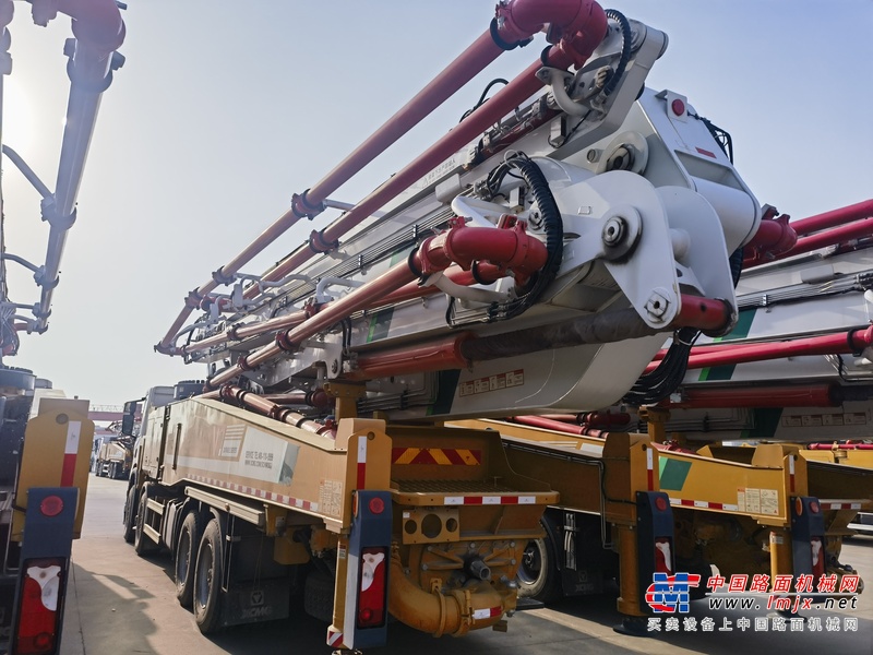 徐州市出售转让二手不详小时2021年徐工HB62V泵车