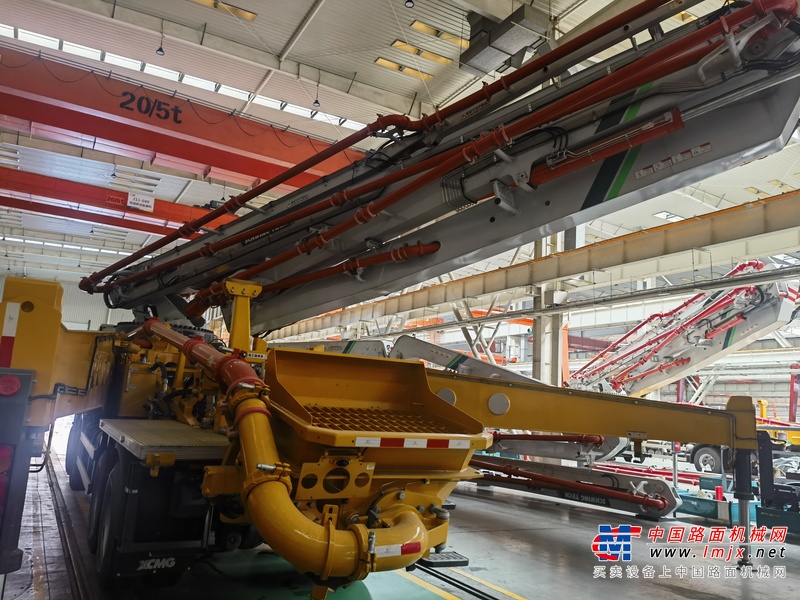 徐州市出售转让二手不详小时2022年徐工HB60V泵车