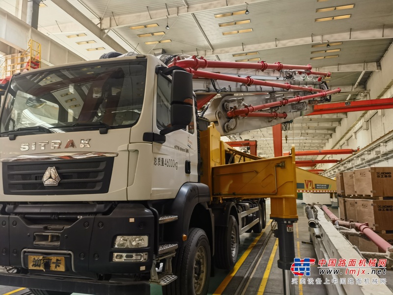 徐州市出售转让二手不详小时2022年徐工HB60V泵车
