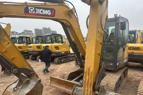 徐州市出售转让二手不详小时2023年徐工XE60GA挖掘机