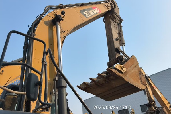 徐州市出售转让二手不详小时2021年徐工XE270DK挖掘机