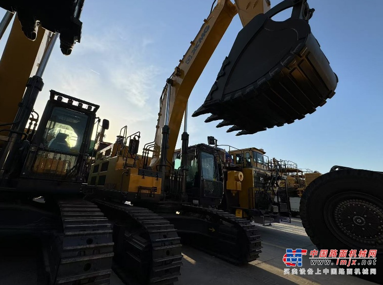 徐州市出售转让二手不详小时2023年徐工XE700GK挖掘机